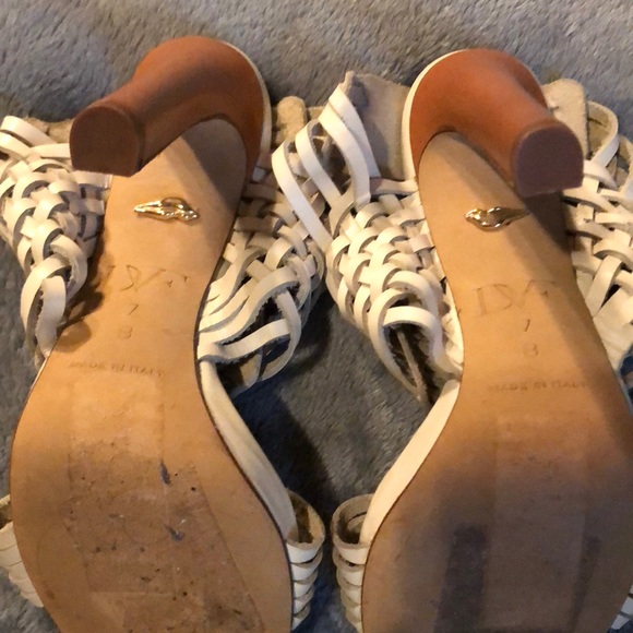 Diane VonFurstenberg leather heels - Picture 4 of 5